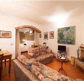 A selection of 2-3 bedroom apartments with shared pool near Florence, Sleeps 4-6